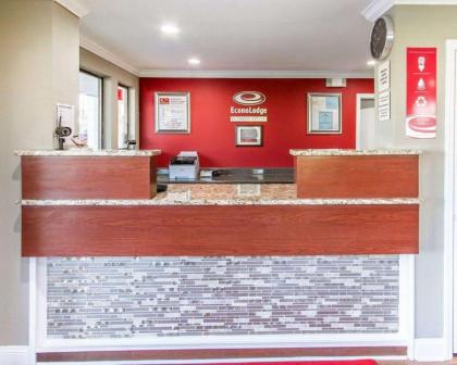 Econo Lodge Lanett - image 4