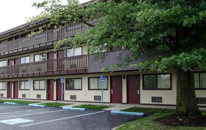 Red Roof Inn Philadelphia - Oxford Valley - image 11