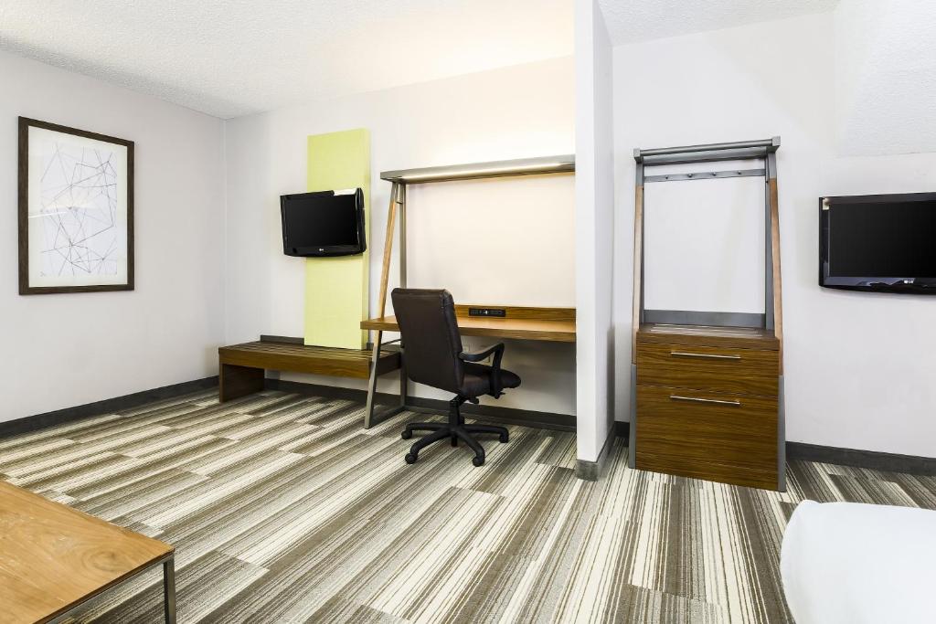 Holiday Inn Express Philadelphia NE - Langhorne an IHG Hotel - image 2