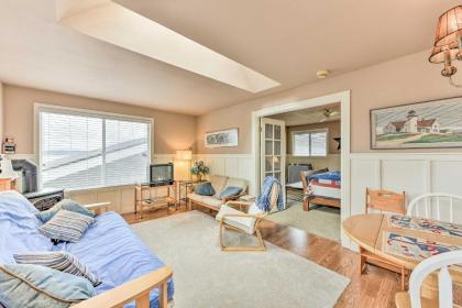 Beachfront Whidbey Island Home and Apartment! - image 12