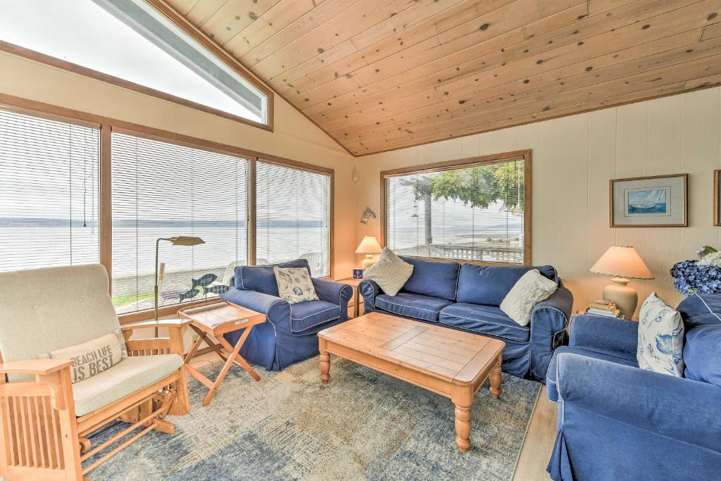 Beachfront Whidbey Island Home and Apartment! - image 4