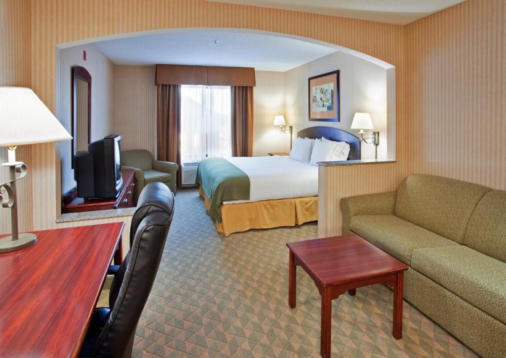 Holiday Inn Express & Suites Lansing-Leavenworth an IHG Hotel - image 6