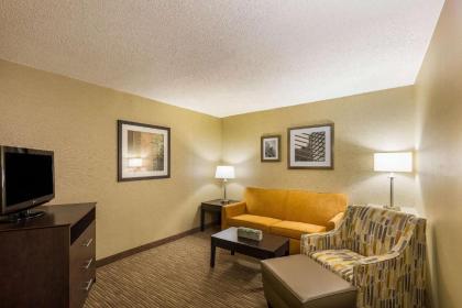 Quality Inn University Lansing - image 9