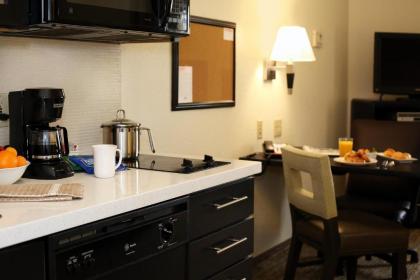 Candlewood Suites East Lansing an IHG Hotel - image 15