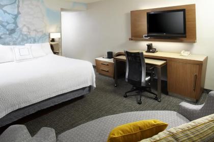 Courtyard by Marriott Lansing - image 7