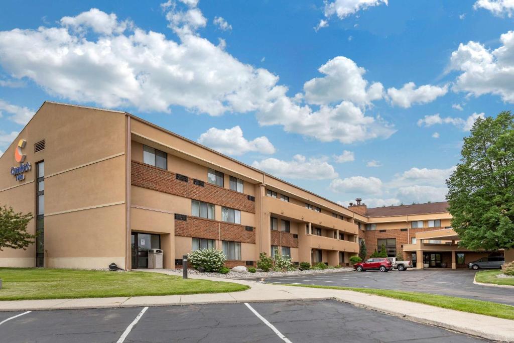 Comfort Inn Lansing - main image