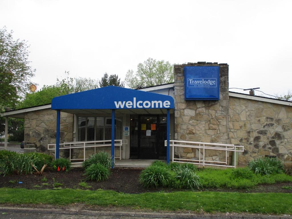 Travelodge by Wyndham Lansing - main image