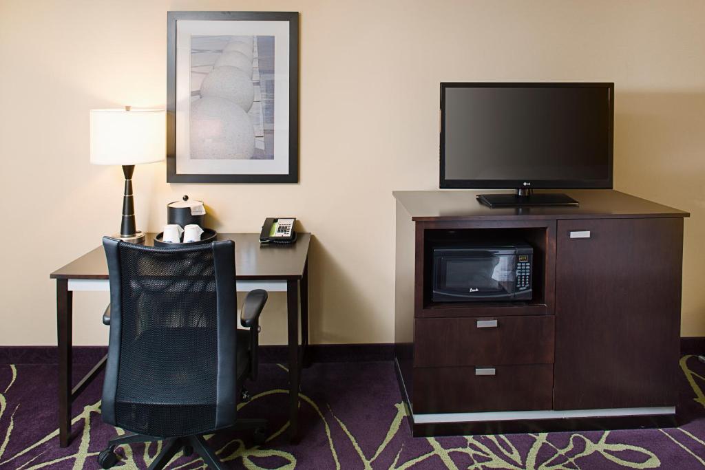 Hampton Inn & Suites Lansing West - image 5