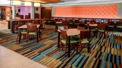 Fairfield Inn & Suites by Marriott Lansing at Eastwood - image 10