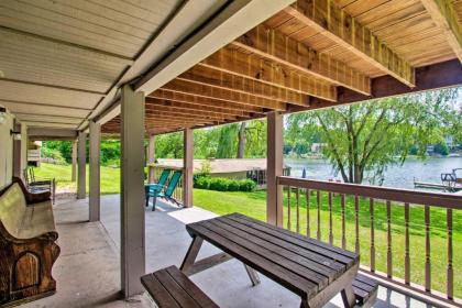 Cozy Lakefront Lapeer House with 2 Paddle Boats! - image 8