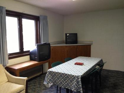 Americas Best Value Inn Laramie - image 5