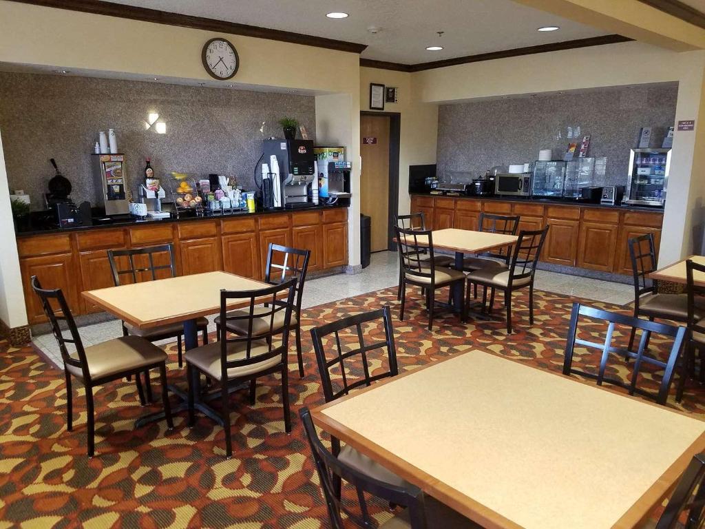 Best Western Laramie Inn & Suites - image 2