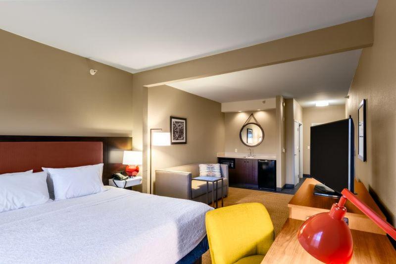 Hampton Inn Laramie - image 2