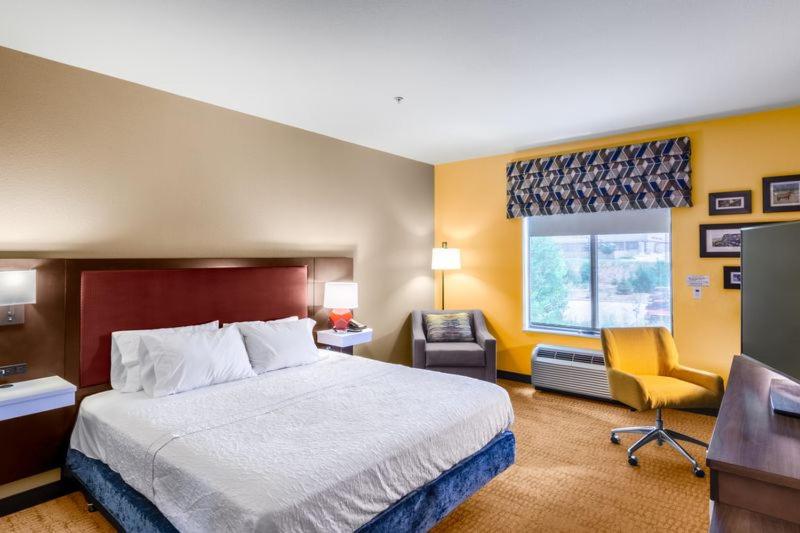 Hampton Inn Laramie - image 6