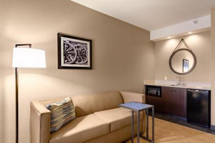 Hampton Inn Laramie - image 9