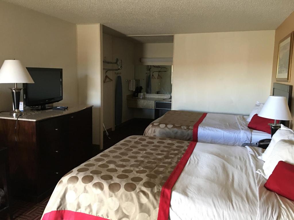 Budget Inn Laramie - image 6