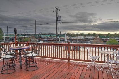 Vintage Chic Laramie Apt with Deck and Walk to Shops! - image 2