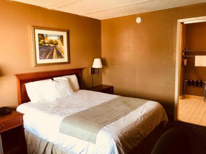 Americas Best Value Inn Laredo - image 10