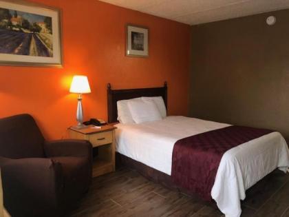 Americas Best Value Inn Laredo - image 2