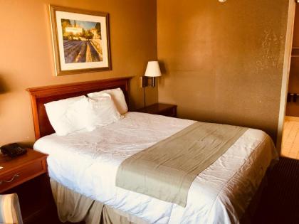 Americas Best Value Inn Laredo - image 8