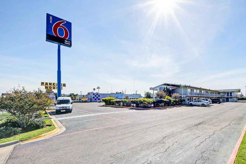 Motel 6-Laredo TX - South - main image