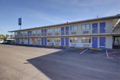 Motel 6-Laredo TX - South - image 12