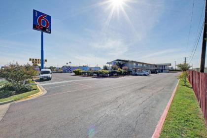 Motel 6-Laredo TX - South - image 13