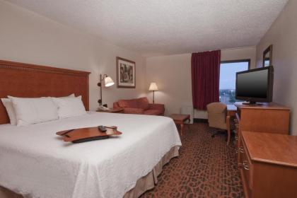 Hampton Inn Laredo - image 10