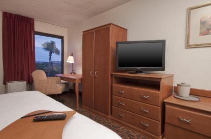 Hampton Inn Laredo - image 15