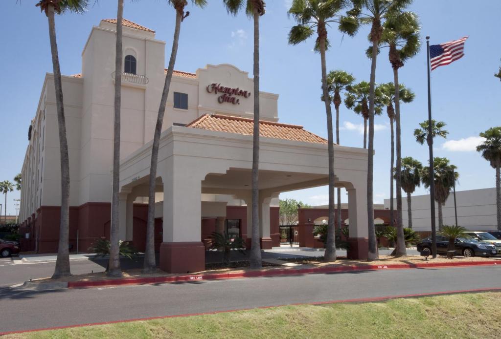 Hampton Inn Laredo - image 6