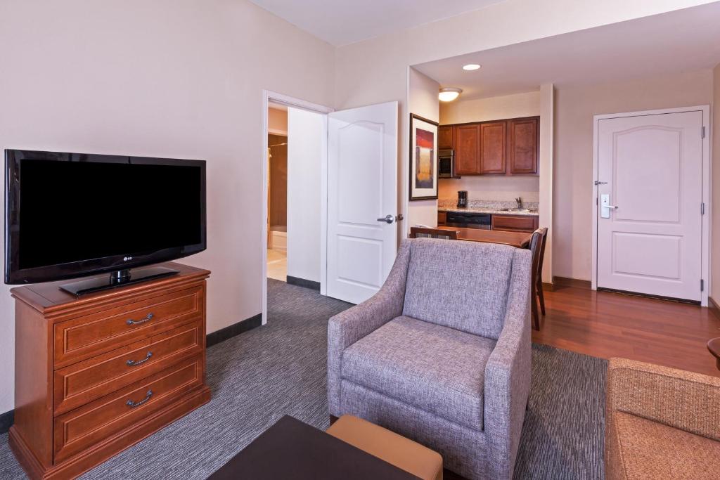 Homewood Suites Laredo at Mall Del Norte - image 7