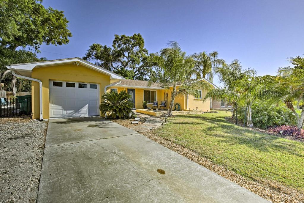 Largo Home with Private Pool and Spa 4 Miles to Beach! - image 3