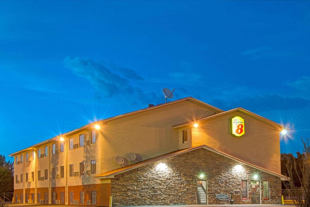 Super 8 by Wyndham Las Cruces/La Posada Lane - main image