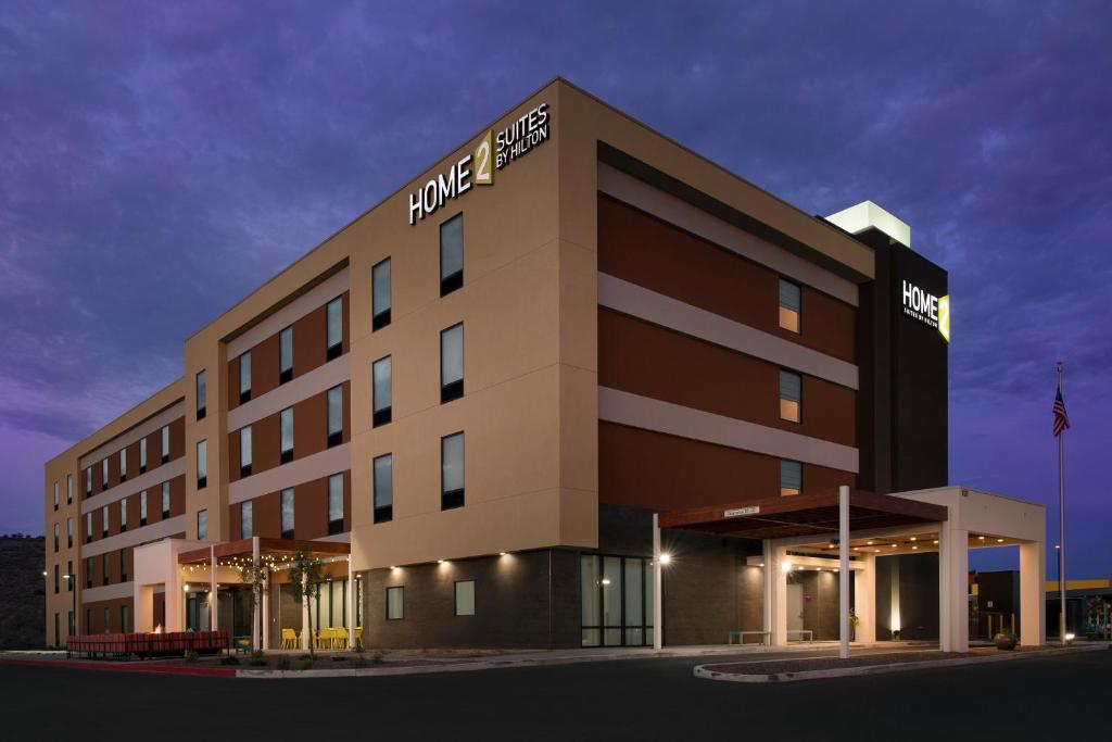 Home2 Suites By Hilton Las Cruces - image 2