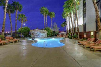 Hampton Inn Tropicana Las Vegas - image 12