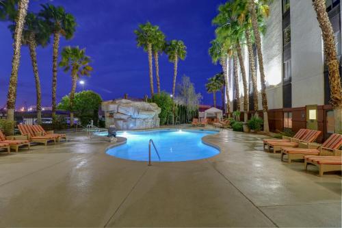 Hampton Inn Tropicana Las Vegas - image 6