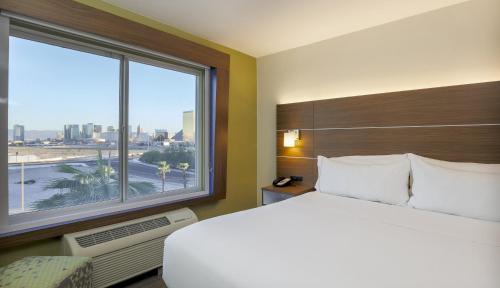 Holiday Inn Express Las Vegas South an IHG Hotel - image 3