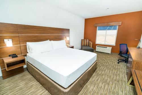 Holiday Inn Express & Suites Las Vegas SW Springvalley an IHG Hotel - image 5