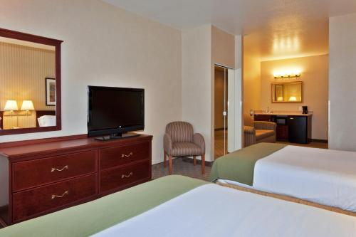 Holiday Inn Express Hotel and Suites - Henderson an IHG Hotel - image 4