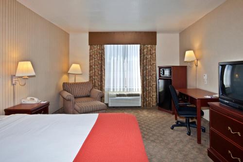 Holiday Inn Express Hotel and Suites - Henderson an IHG Hotel - image 5