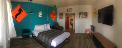 Desert Hills Motel - image 5