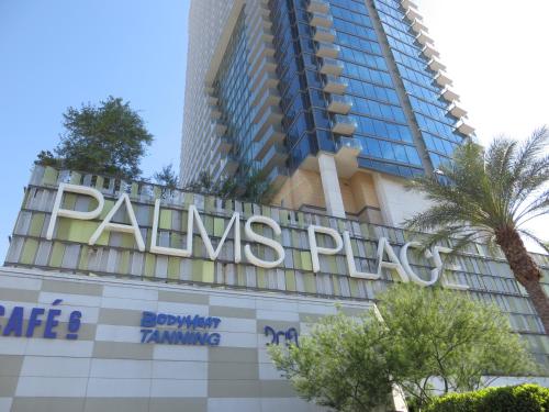 Beautiful Palms Place Suite - image 5