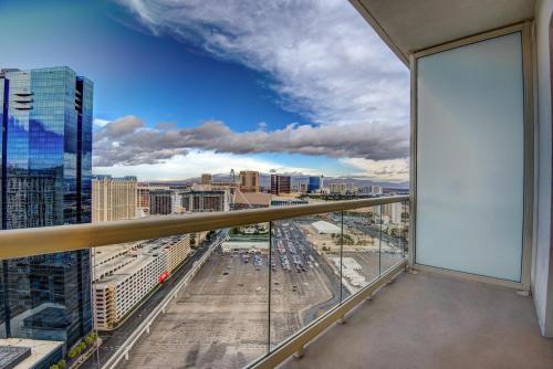 Penthouse Suite with Strip View at The Signature At MGM Grand - image 4