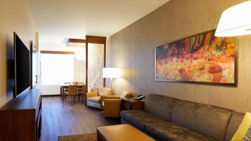 Hyatt Place Las Vegas at Silverton Village - image 5