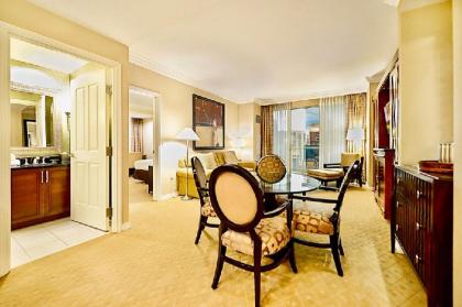 Amalz Signature Suites - image 15