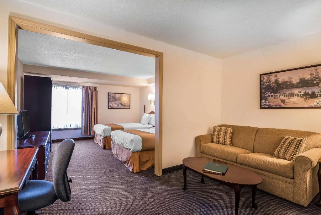 Quality Inn & Suites Albany Airport - image 4