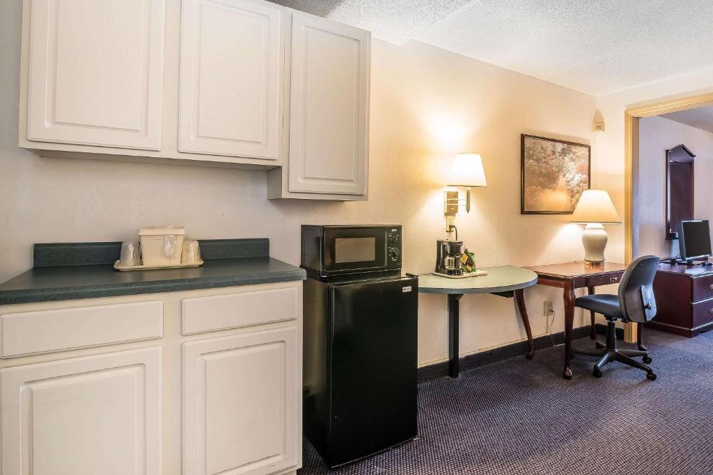 Quality Inn & Suites Albany Airport - image 6