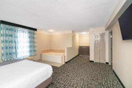 La Quinta by Wyndham Latham Albany Airport - image 12