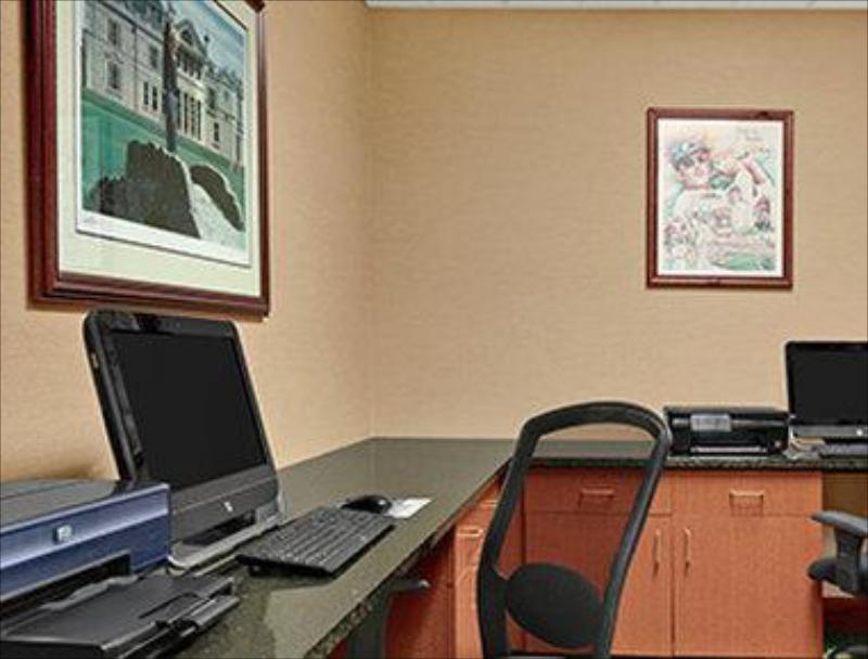 Hampton Inn Latrobe PA - image 7