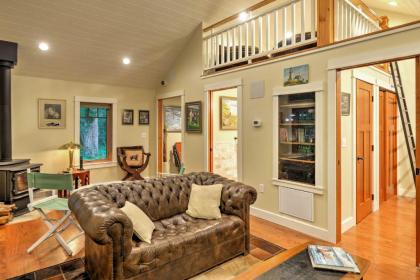 Laughlintown Cabin with Deck Fire Pit and Ski Lift! - image 9